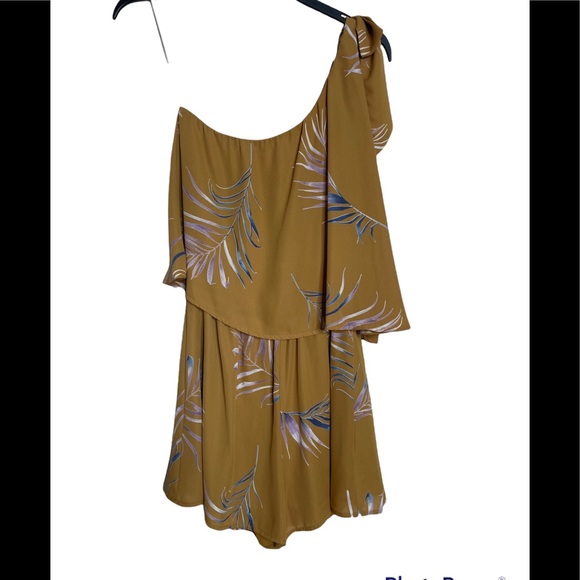 Karlie Pants - karlie One Shoulder Floral Mustard Yellow Gold Romper size Medium Tropical